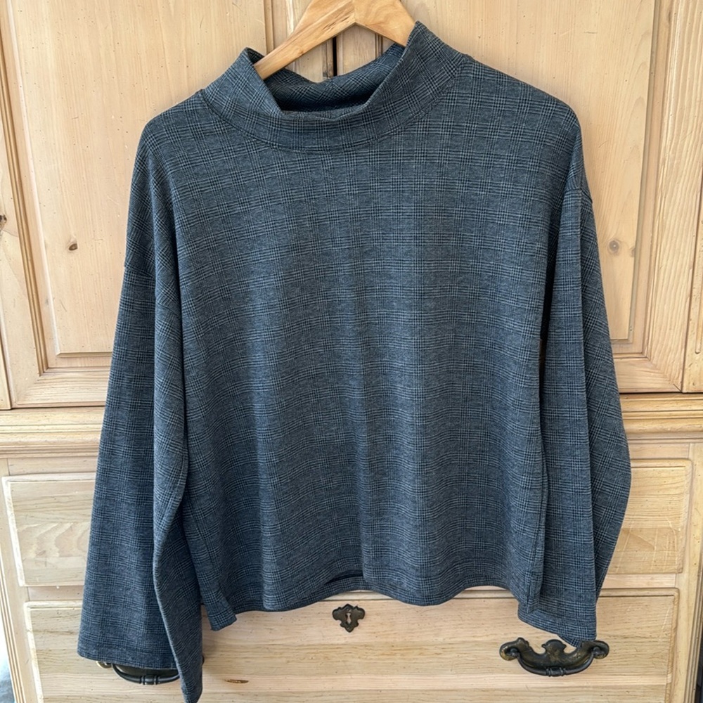 Madewell Mock Neck Long Sleeve small Gray and Black Plaid - medium - EUC